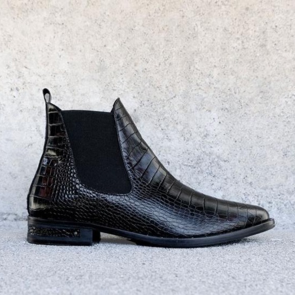 Freda Salvador Shoes - Freda Salvador | Sleek Chelsea Ankle Boot